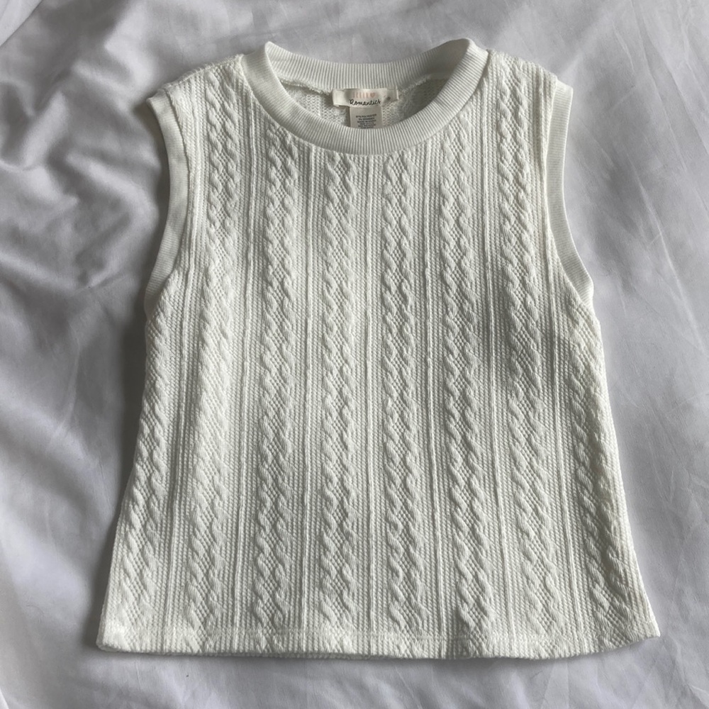 🤍✨urban romantics white sweater vest ✨🤍